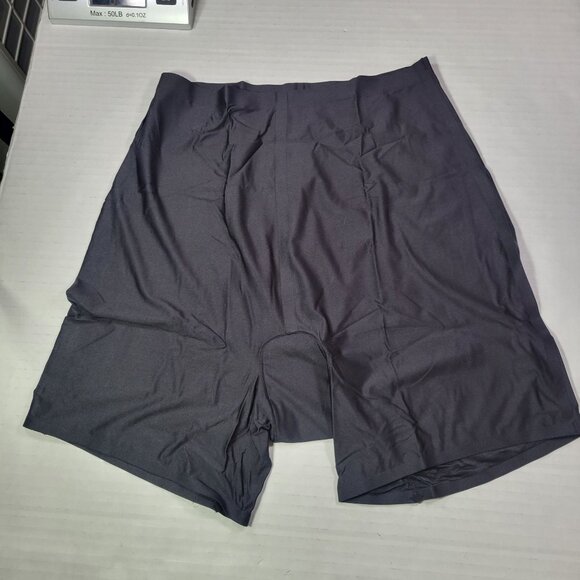 Truekind Women Seamless Stretch Mid Waist Shaping Shorts Size 16-24 - Picture 1 of 4